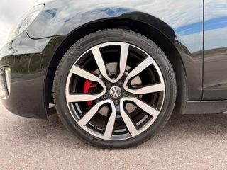 Volkswagen Golf GTI VI Adidas Edition
