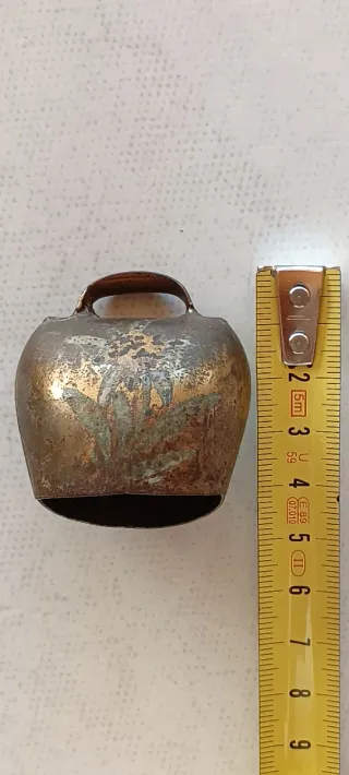 Cencerro/campana de animal vintage pintado a mano