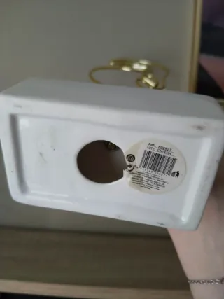 Figura Cara Metal Dorado Base estilo mármol