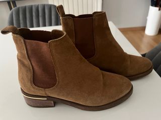 Botines de piel marrones