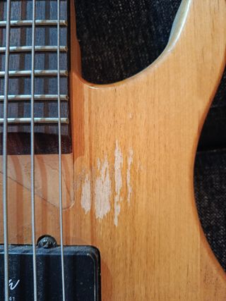 Bajo Eléctrico 5 Cuerdas Washburn XB-500