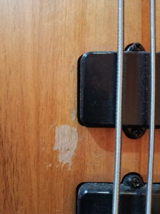 Bajo Eléctrico 5 Cuerdas Washburn XB-500