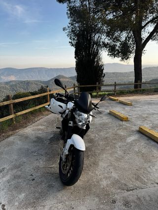 Aprilia Shiver 750 Blanca / ESCUCHO OFERTAS