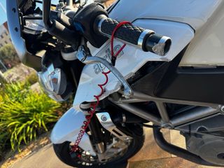 Aprilia Shiver 750 Blanca / ESCUCHO OFERTAS