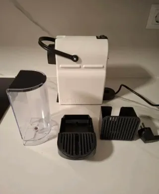 Cafetera Nespresso Krups Inissia Blanca