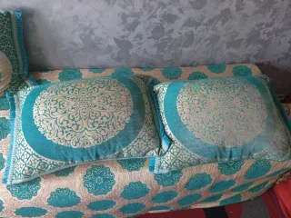 Sofá Arbe tela color  verde dos caras 8 almodas do