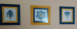 Cuadros punto de cruz flores azules