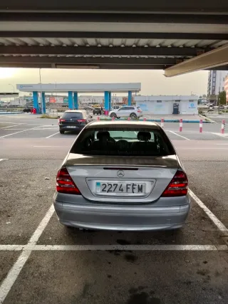 Mercedes-Benz Clase C 2006
