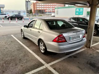 Mercedes-Benz Clase C 2006