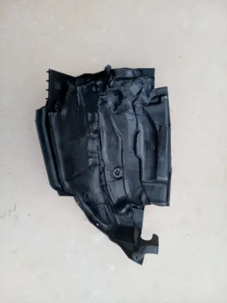 Tapa motor parte  trasera bmw n47