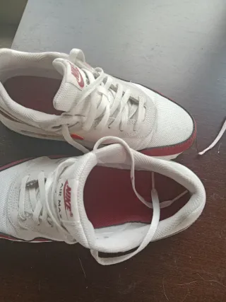 Zapatillas Nike Air Max Blancas y Rojas