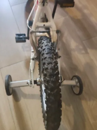 Bicicleta infantil Quer con ruedines 698663215