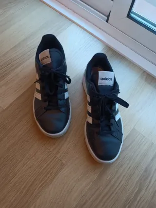 Zapatillas Adidas Hombre Negras y Blancas