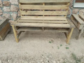Banco de madera rústico