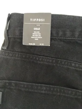 Pantalón Tiffosi Negro Relaxed