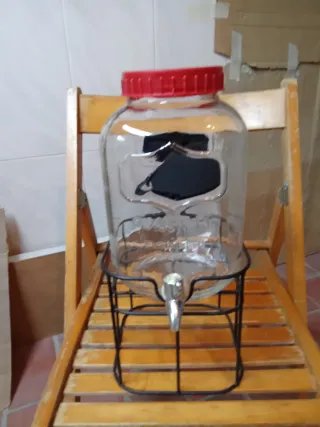 Dispensador de agua de vidrio con grifo