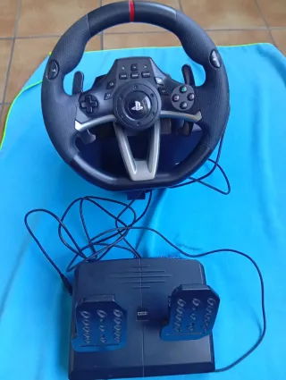 Volante Hori PS4 con Pedales