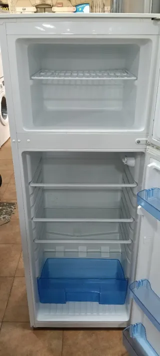 Nevera Kommer FD 250A 144x54 cm