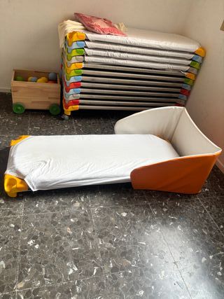 Cama plegable infantil apilable