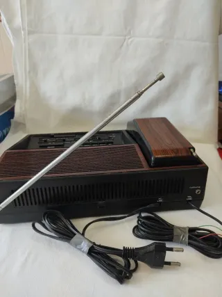 Radio Reloj Despertador con Teléfono Inalámbrico
