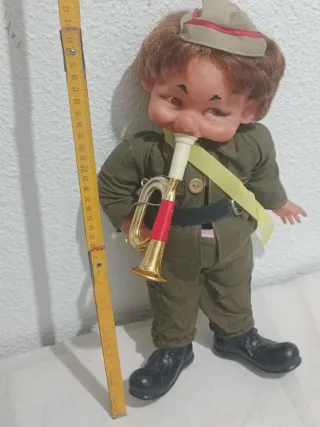Muñeco Tío Honorio trompeta militar