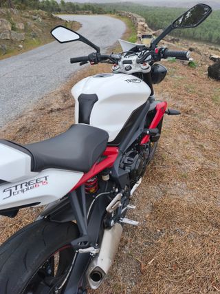 Triumph Street Triple 675 R ABS 2016