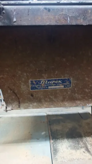 Sierra de mesa para obra. 380v