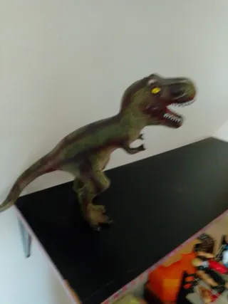 Dinosaurio de juguete