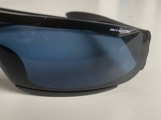 Gafas de sol Arnette negras y azules