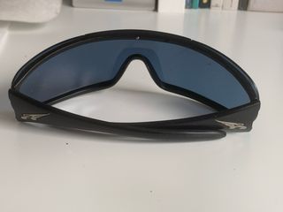 Gafas de sol Arnette negras y azules