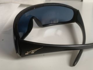 Gafas de sol Arnette negras y azules