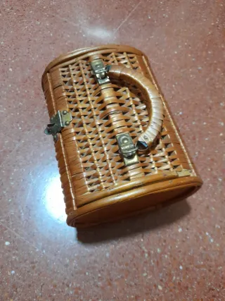 Bolso o joyero de mimbre vintage