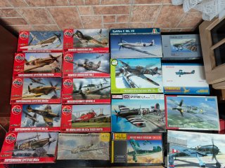 Varios Kits aviones 1/71  leed la descripción.