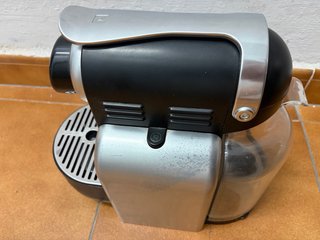 Cafetera de cápsulas Nespresso