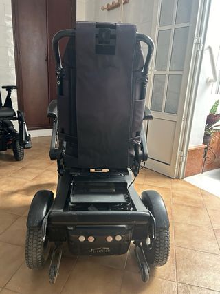 Silla de ruedas eléctrica Q400 en buen estado