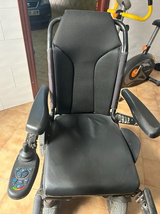 Silla de ruedas eléctrica Q400 en buen estado