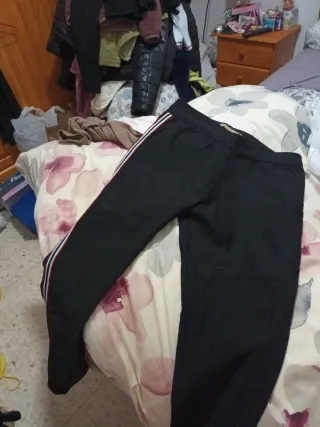 Mallas negras con bolsillo trasero