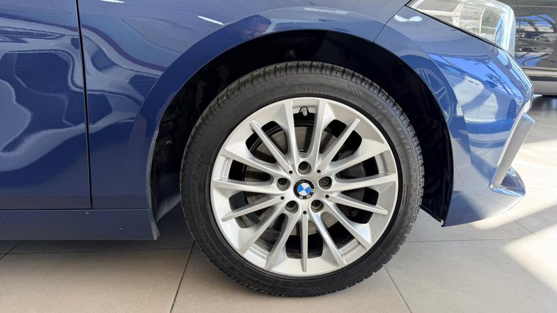BMW Serie 1 2020, foto 11