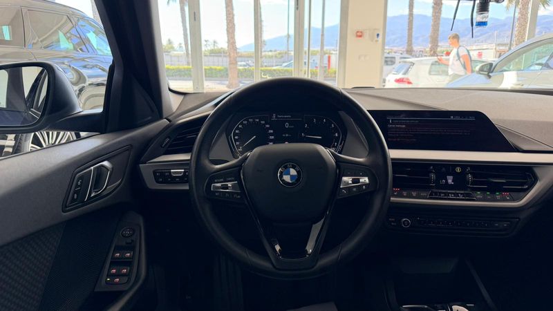 BMW Serie 1 2020, foto 13