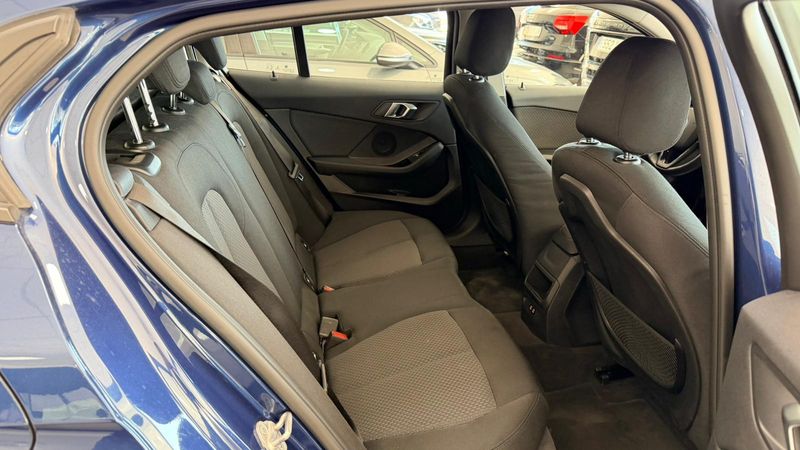 BMW Serie 1 2020, foto 22
