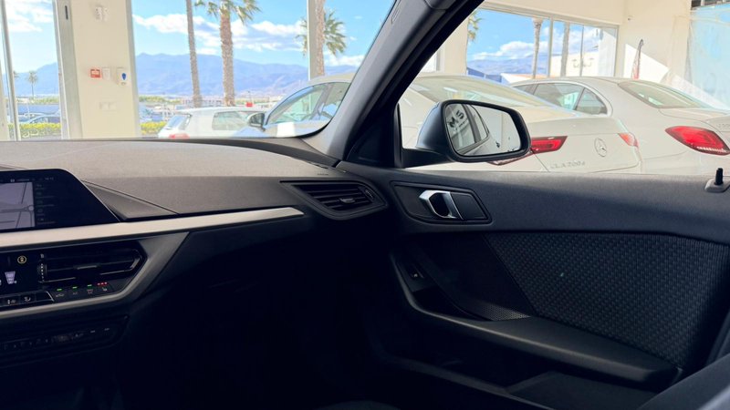 BMW Serie 1 2020, foto 25