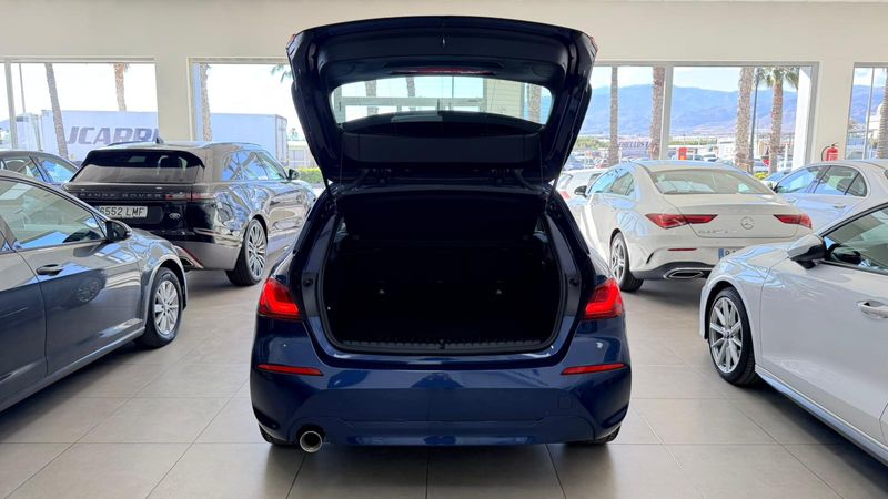 BMW Serie 1 2020, foto 47