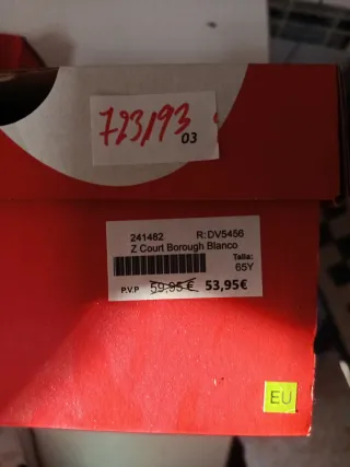 Zapatillas Nike Blancas y Negras. Unisex.