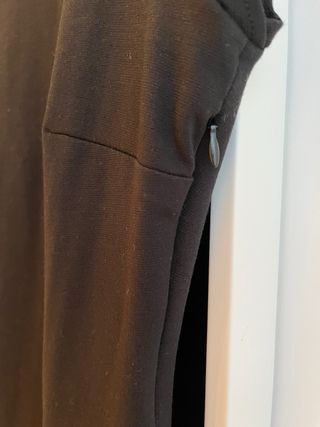 Vestido Desigual Negro con Detalles Coloridos