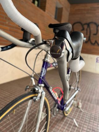 Bicicleta da cronometro Razesa del team Seguros Amaya