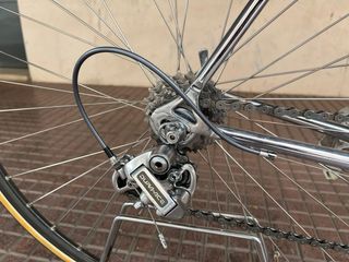 Bicicleta da cronometro Razesa del team Seguros Amaya