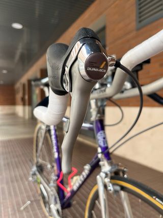 Bicicleta da cronometro Razesa del team Seguros Amaya