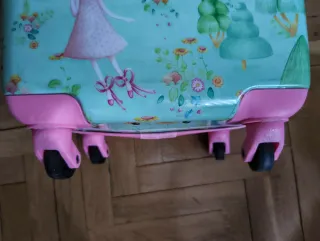 Maleta de viaje infantil con ruedas