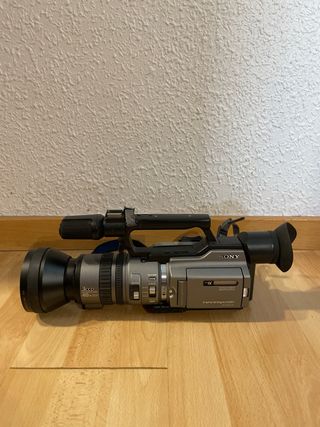 Videocámara Sony DCR-VX2100E