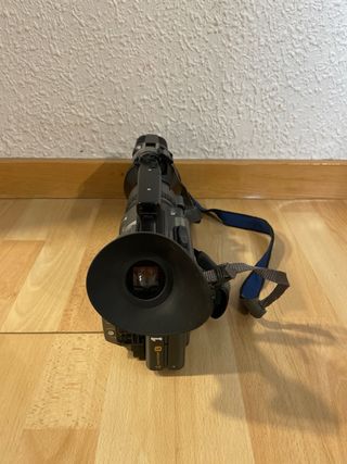 Videocámara Sony DCR-VX2100E
